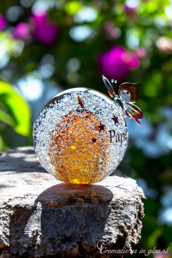 GU2019 | Bolurn und Schmetterling aus cognacbraunem/ transparentem Glas personalisiert – Bild 2
