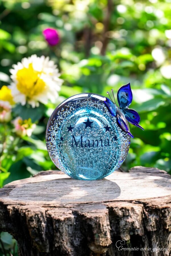 GU2020 | Personalisierter Bolurn und Schmetterling aus blauem transparentem Glas