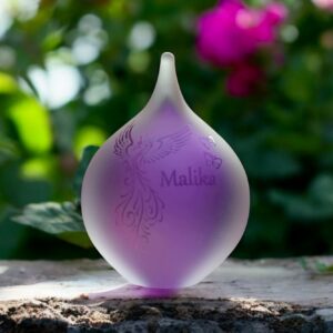 GU2018 | Medium bolurn van paars glas gepersonaliseerd