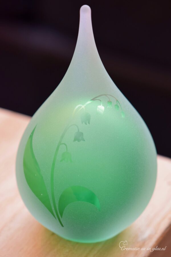 GU2010 | Personalisierte Urne aus grünem Glas – Bild 4