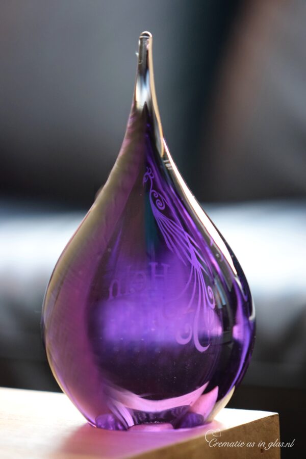 GU2013 | Urntje van paars transparant glas gepersonaliseerd - Afbeelding 3