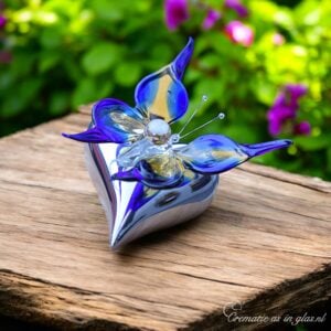 CVU3002 | Glazen urn gepersonaliseerd met crematie-as vast in glas