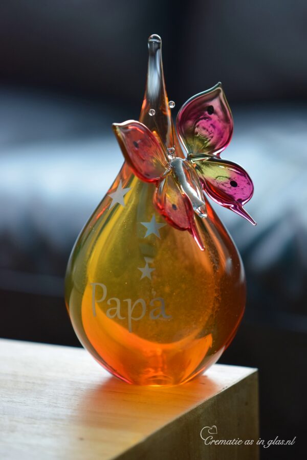GU2007 | Urne und Schmetterling aus rosa und gelbem transparentem Glas personalisiert – Bild 4