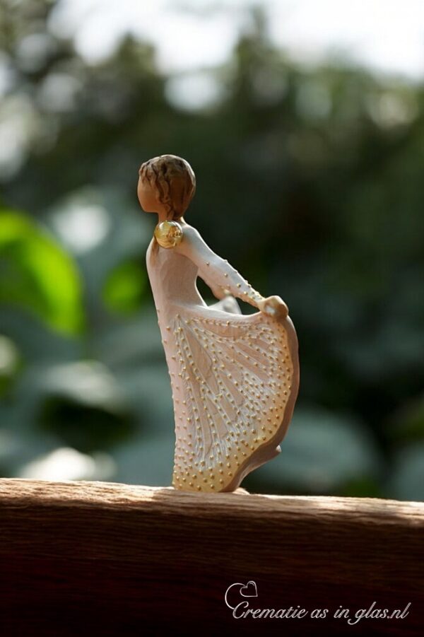 WTU8004 | Willow Tree met mini urn