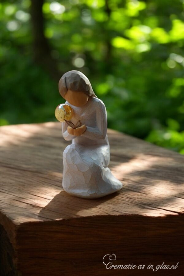 WTU8006 | Willow Tree with mini urn