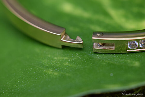 DSA3006 | Commemorate women's bracelet with cremation ashes - Image 4