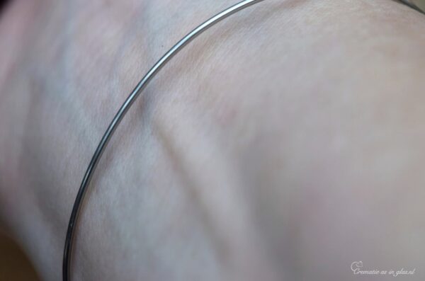 DSA3007 | Commemorate women's bracelet with cremation ashes - Image 4