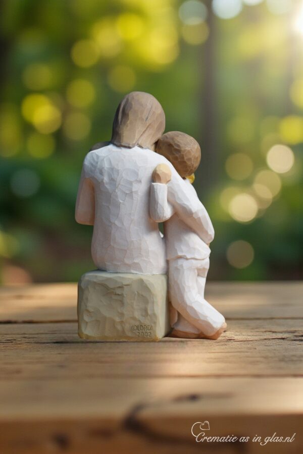 WTU8028 | Willow Tree met mini urn – Image 3