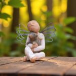Willow Tree beeldje Angel of comfort met glazen mini-urn voor crematie-as of haarlok