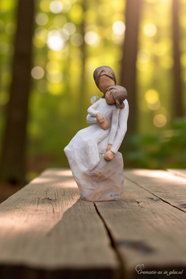 Willow Tree beeldje Mother and Daughter met glazen mini-urn voor crematie-as of haarlok