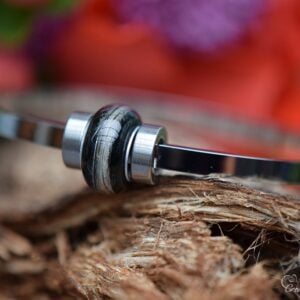 Dames gedenkarmband met haarlok in zwarte RVS bedel op 316 stainless steel armband.